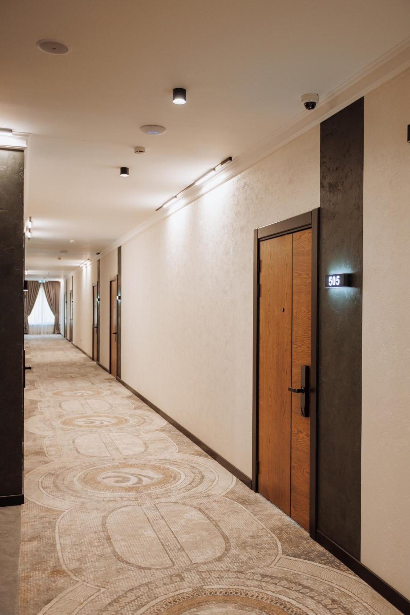 Aurum Garden Hotel シムケント エクステリア 写真