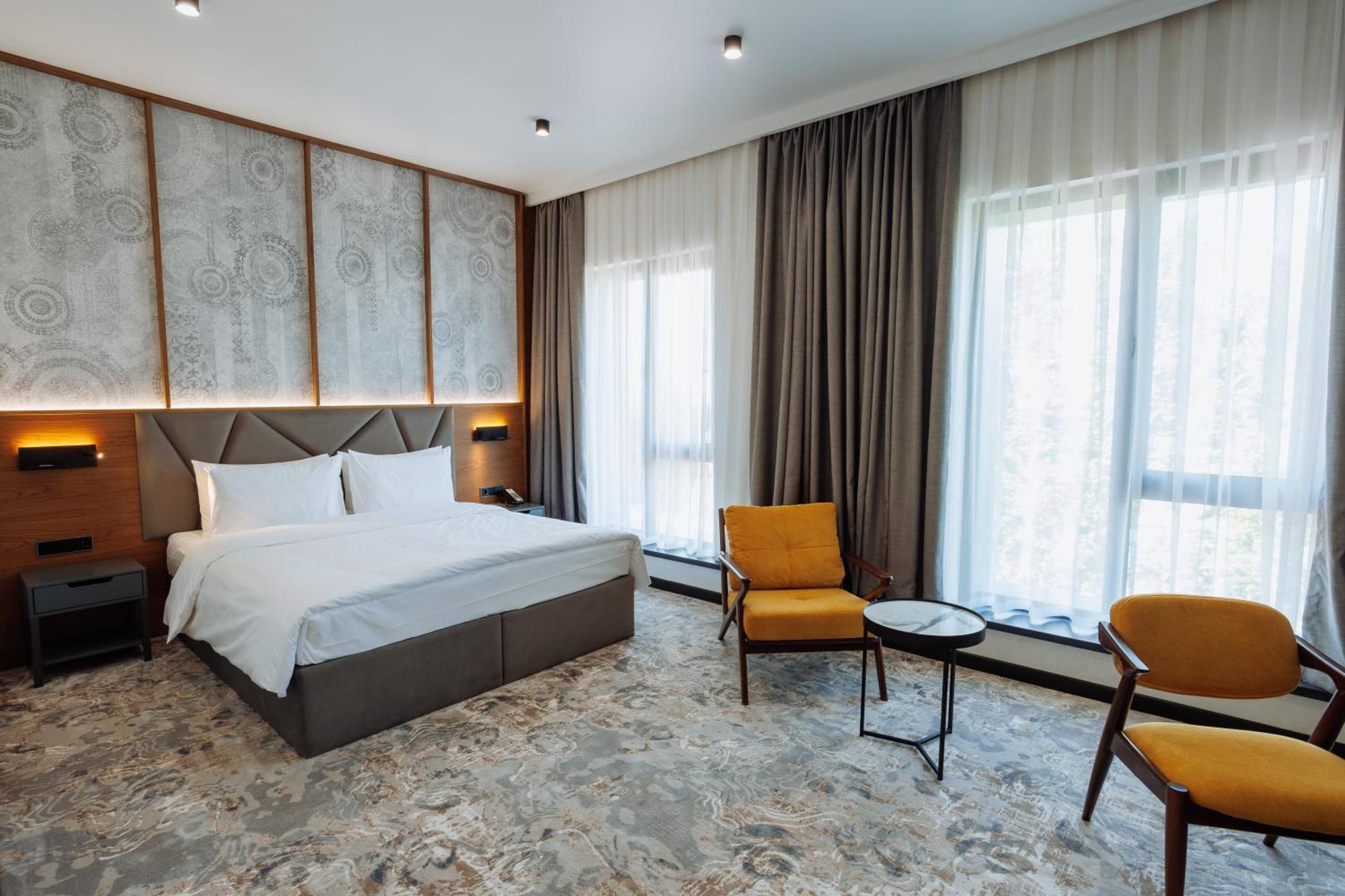 Aurum Garden Hotel シムケント エクステリア 写真