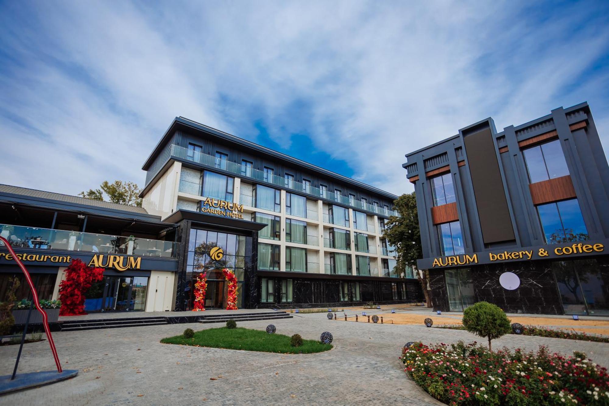 Aurum Garden Hotel シムケント エクステリア 写真