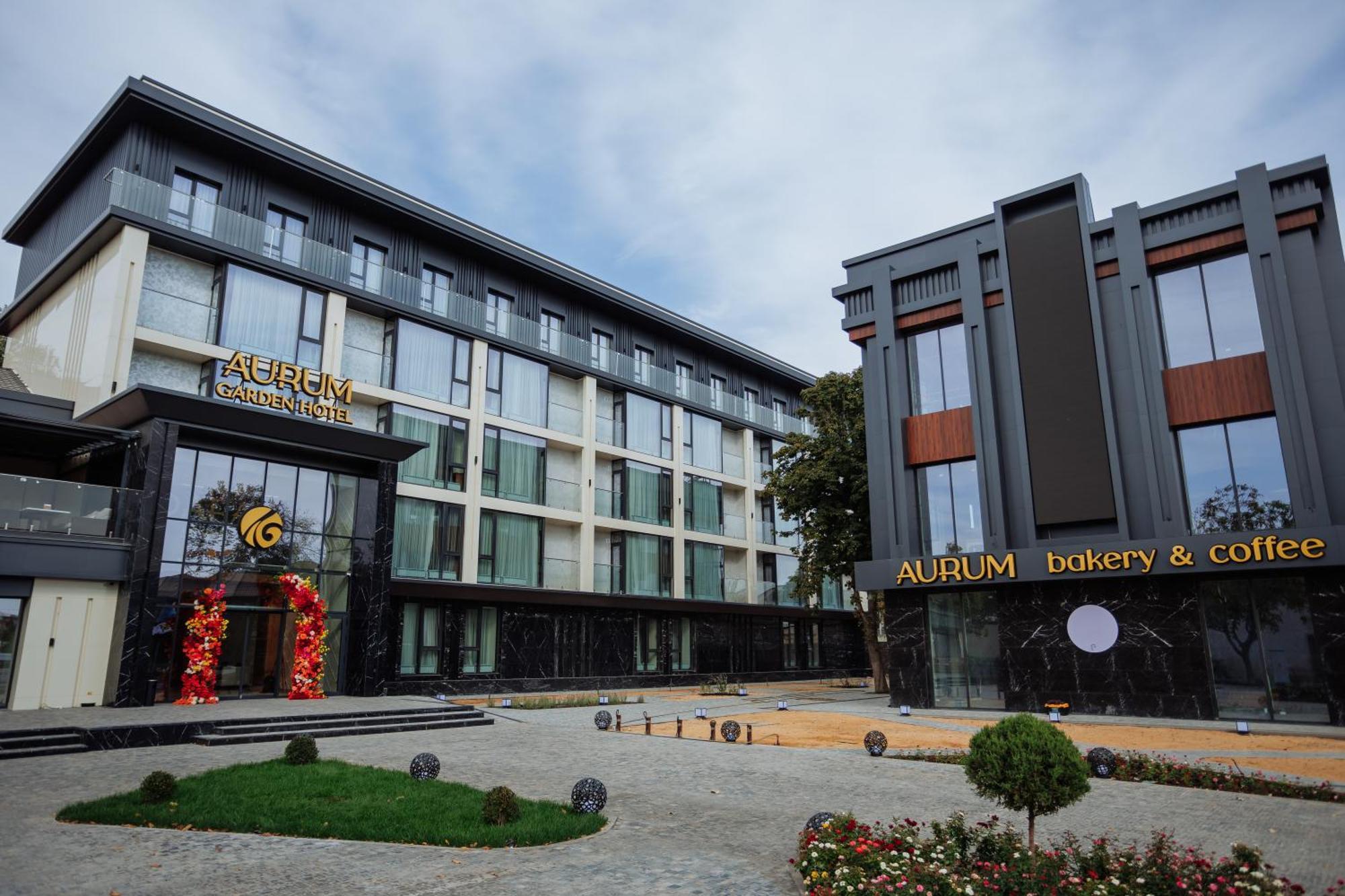 Aurum Garden Hotel シムケント エクステリア 写真