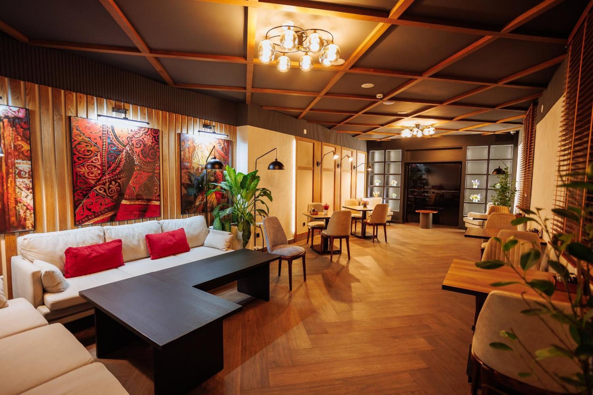 Aurum Garden Hotel シムケント エクステリア 写真